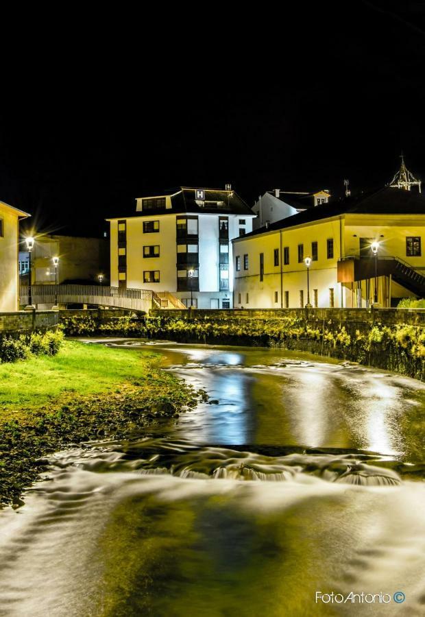 Hotel La Bilbaina De Vegadeo Exterior foto
